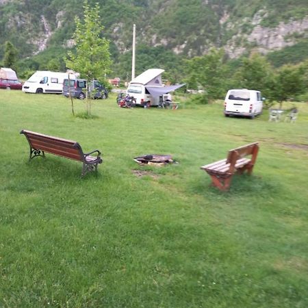 Guesthouse Pashko Тет Екстериор снимка