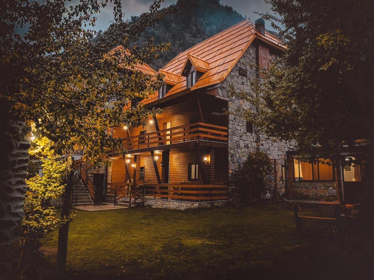 Guesthouse Pashko Тет Екстериор снимка